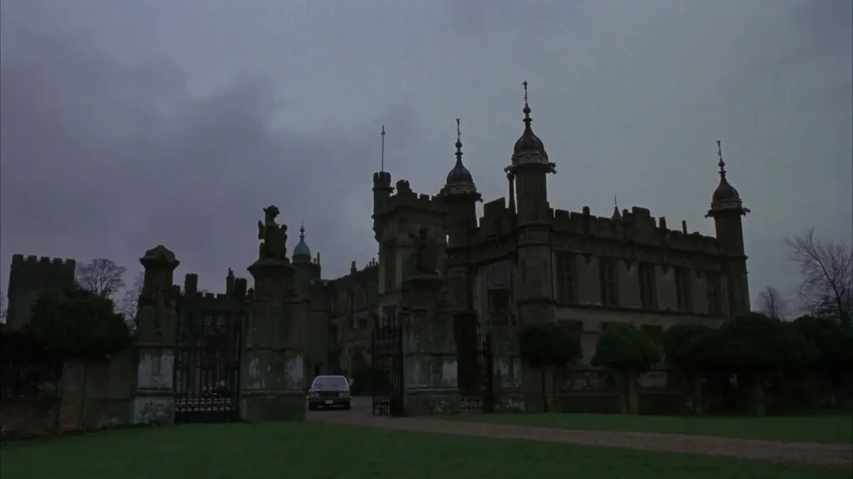 Wayne Manor Tim Burton Wiki Fandom