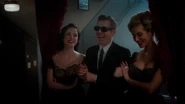 Bigeyes-movie-screencaps.com-3806.jpg (630 KB)