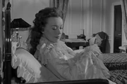 Natalie Benesch as René Harris in 