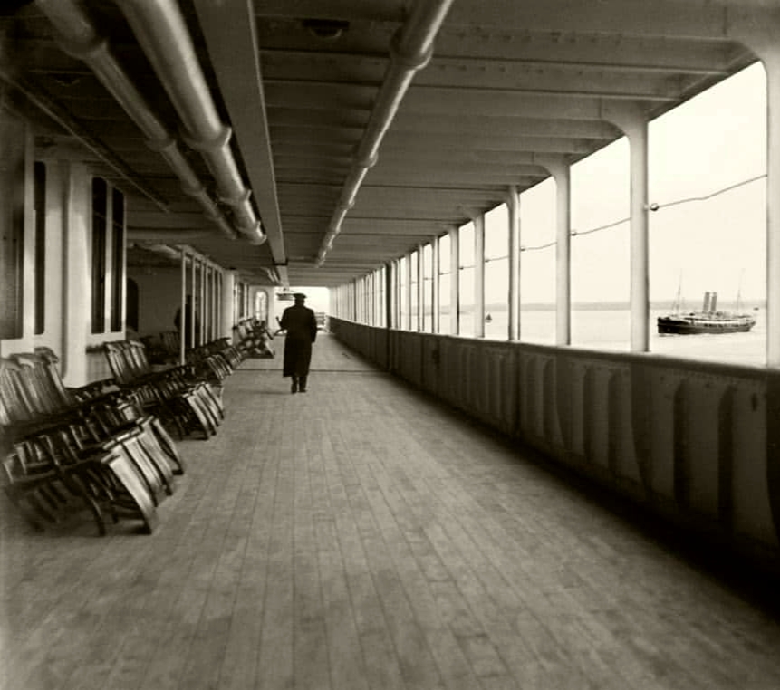 Ota selvää 95+ imagen titanic a deck promenade