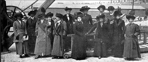 SurvivingStewardessesFromTheTitanic-500.jpg