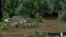 Wfnrconcreterubble.png (374 KB) Exit of the reserve, marked by pile of rocks to the left