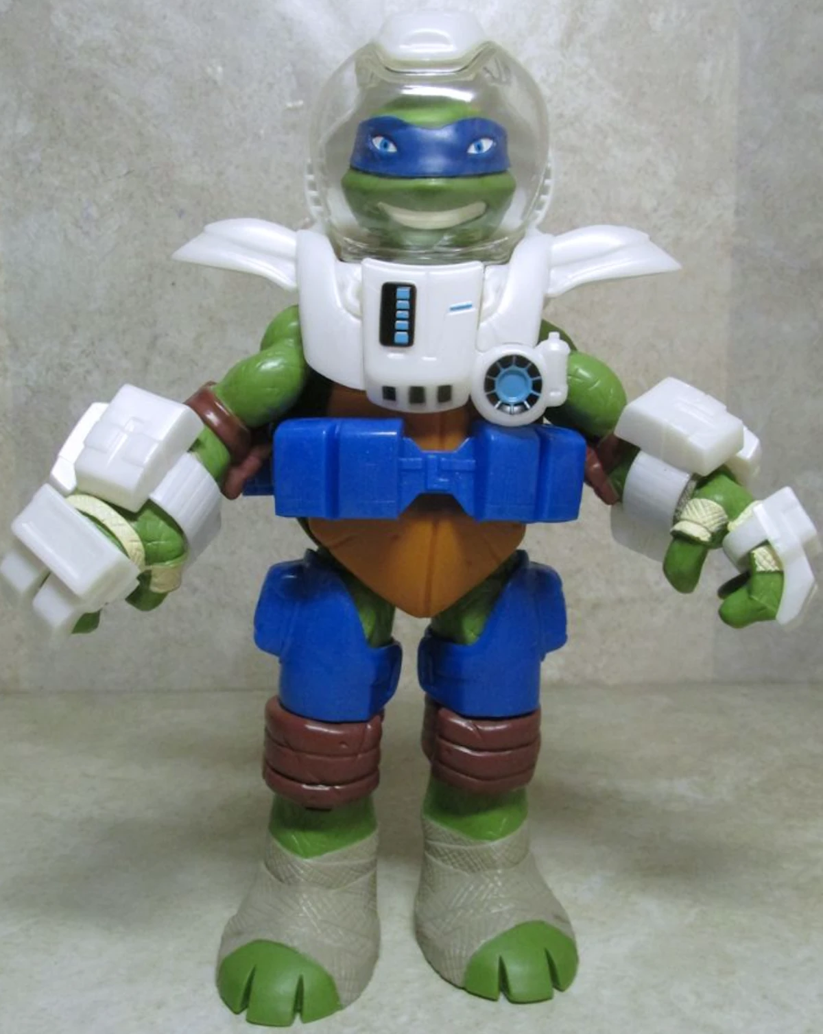 Giant Dimension X Leonardo | TMNTPedia | Fandom