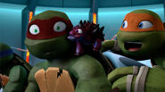 Mikey-and-Raph-TMNT-109