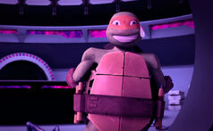 TMNT-2012-Michaelangelo-0202