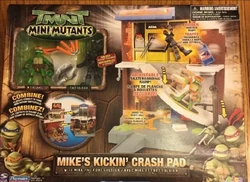 Mini-Mutants Mike's Kickin' Crash Pad with Mike Foot Soldier 2008 release