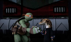 TMNT-2012-Michaelangelo-0575