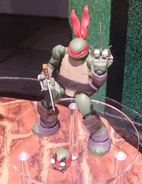 revoltech raphael