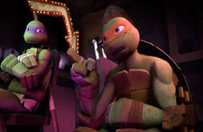 TMNT-2012-Michaelangelo-0111