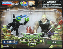 Teenage Mutant Ninja Turtles TMNT (2007) Mini Mutants Leonardo vs. Hun  Figure 2-Pack 