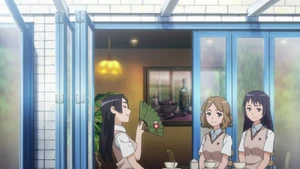 Kongou takes the time to tell her friends about how she saved the day.