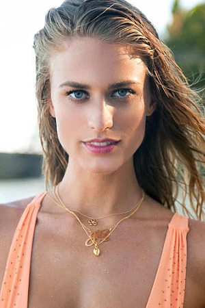 Julie Henderson (1986) | Movie and TV Wiki | Fandom