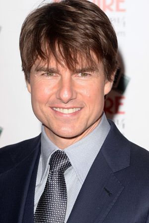 Does Tom Cruise's hair cut align with military regulations in either Top  Gun movie? - Quora