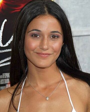 Emmanuelle Chriqui 1977 Movie And Tv Wiki Fandom