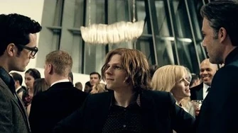 NEW_"Batman_v_Superman_Dawn_of_Justice"_Trailer