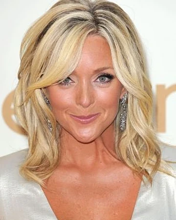 Jane Krakowski 1968 Movie And Tv Wiki Fandom Fatal attraction is a 1987 american psychological thriller film directed by adrian lyne from a screenplay written by james dearden, based on his 1980 short film diversion. jane krakowski 1968 movie and tv