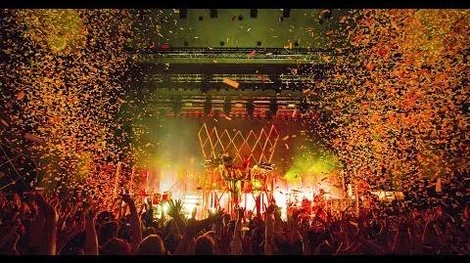 Dream_Machine_-_Tour_(Nov._2017)