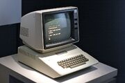 1024px-Apple II Plus, Museum of the Moving Image