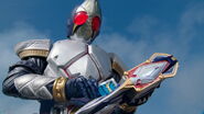 Kamen Rider Blade using the Refleclear Gosei Card