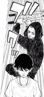 Kazutora hits Shinichiro (manga)