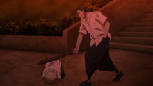 Kiyomasa hits Takemichi for mentioning Kisaki's and Mikey's names (anime)