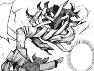 Saiko forms a net with her kagune and captures Urie.