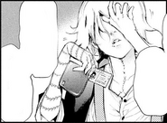 Suzuya steals Kaneki's wallet.