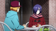 Touka talking with Hide about Kaneki.