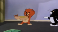 Fluff grabs a hotdog from Muff