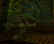  acercándose a la primera estatua viviente.