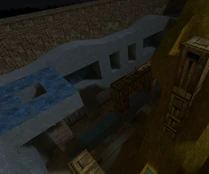 Lara ascendiendo por el perímetro.