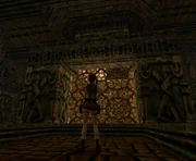 Entrada a la sala con un manantial.