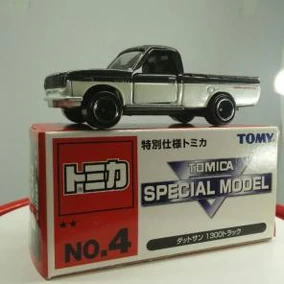 tomica DATSUN1300truck