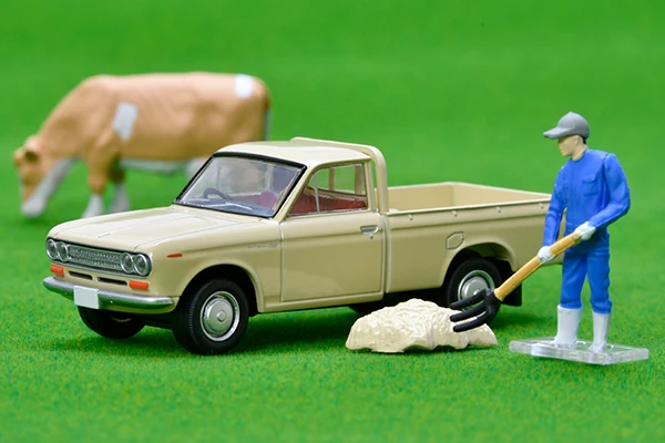 LV-195d Datsun 1300 Truck with Figures | Tomica Wiki | Fandom