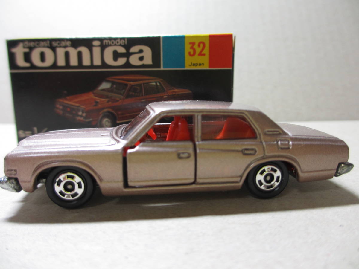 No. 32 Toyota Crown 2600 Royal Saloon | Tomica Wiki | Fandom