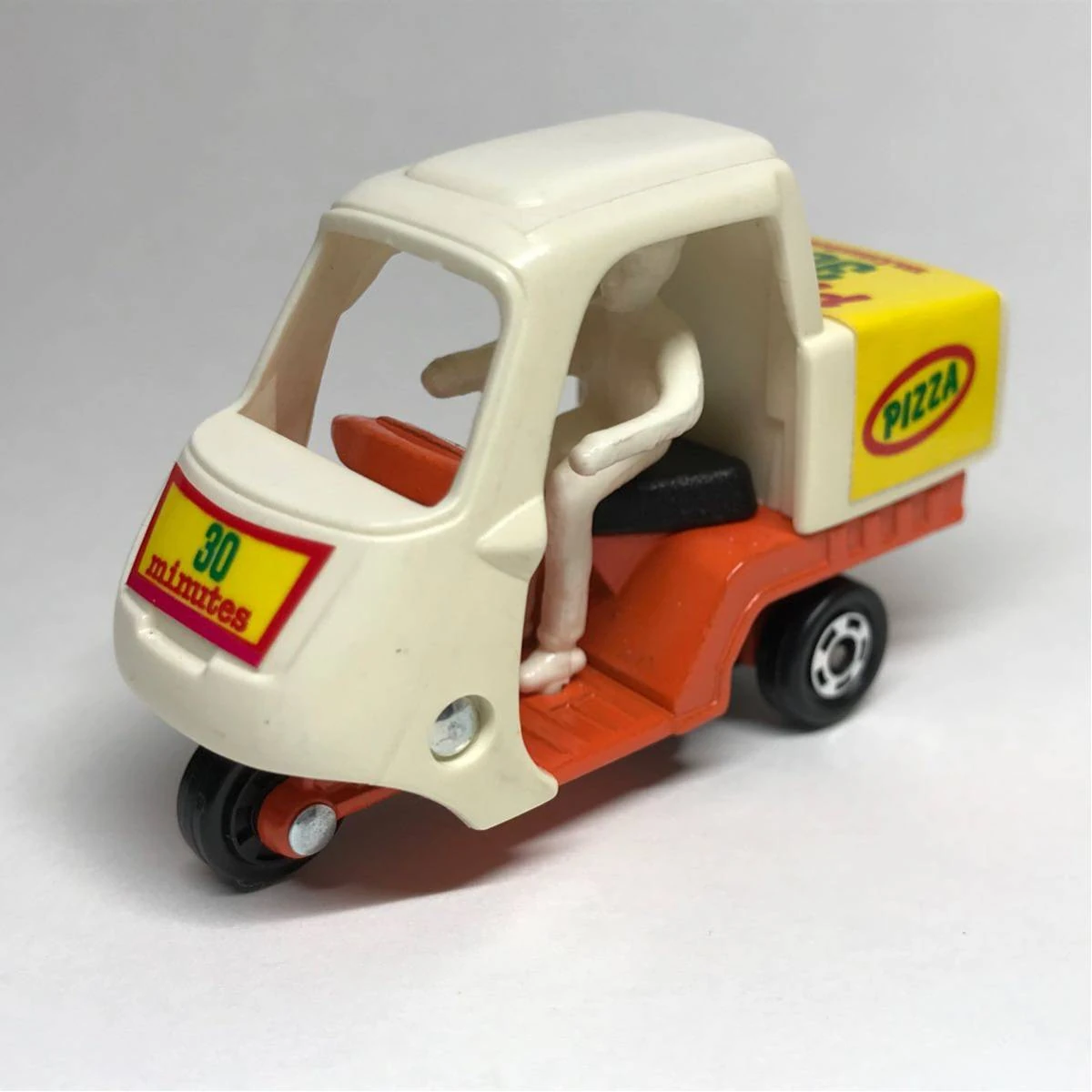 No. 82 Pizza Delivery Bike | Tomica Wiki | Fandom