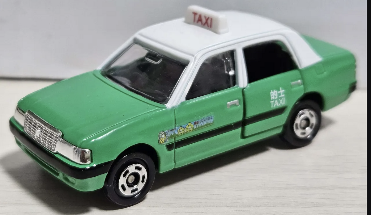 Toyota Crown Comfort Hong Kong Taxi (New Territory) | Tomica