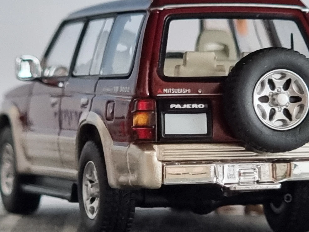 LV-N206b Mitsubishi Pajero Mid Roof Wide VR (96) | Tomica Wiki
