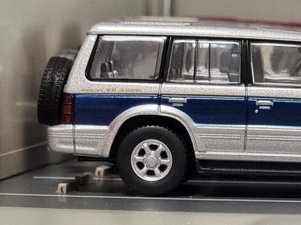 LV-N189b Mitsubishi Pajero Midroof Wide Super Exceed Z (94