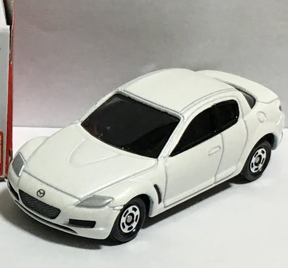 FIRST:18 ミニカー 白　マツダ　MAZDA Amazon | FIRST:18 1/18 マツダ ロードスター NR-A ホワイト