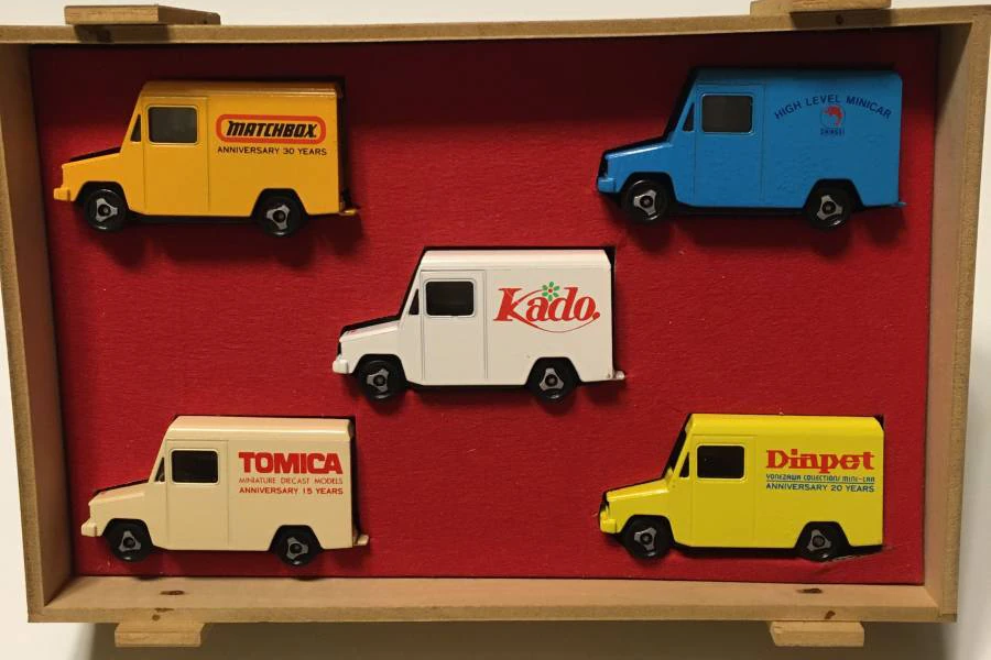 トミカ 200 Takara Tomy / Tomica Hitachi Construction Machinery