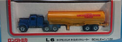 フラミンゴ ロングトミカ L6 ダイアモンドレオ オイルタンクトレーラー Long Tomica L6- Diamond Reo Oil Tank Trailer | Tomica Wiki