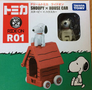 Dream Tomica Ride On R01 Snoopy House Car Peanuts