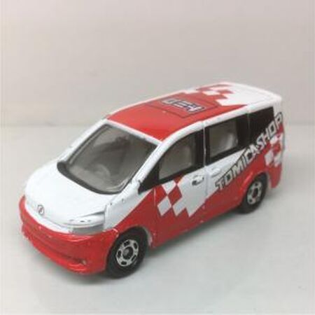 tomica voxy