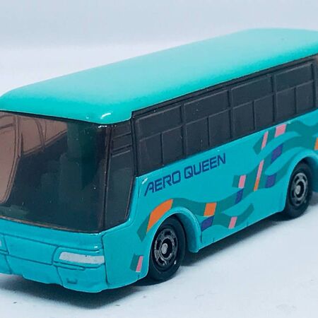 Tomica Mitsubishi Fuso Aero Queen 2024 www.vthorseco