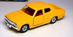 TOMICA DATSUN ミニカー オレンジ TOMICA LIMITED VINTAGE LV-83a Datsun Sunny 1000 2 door sedan