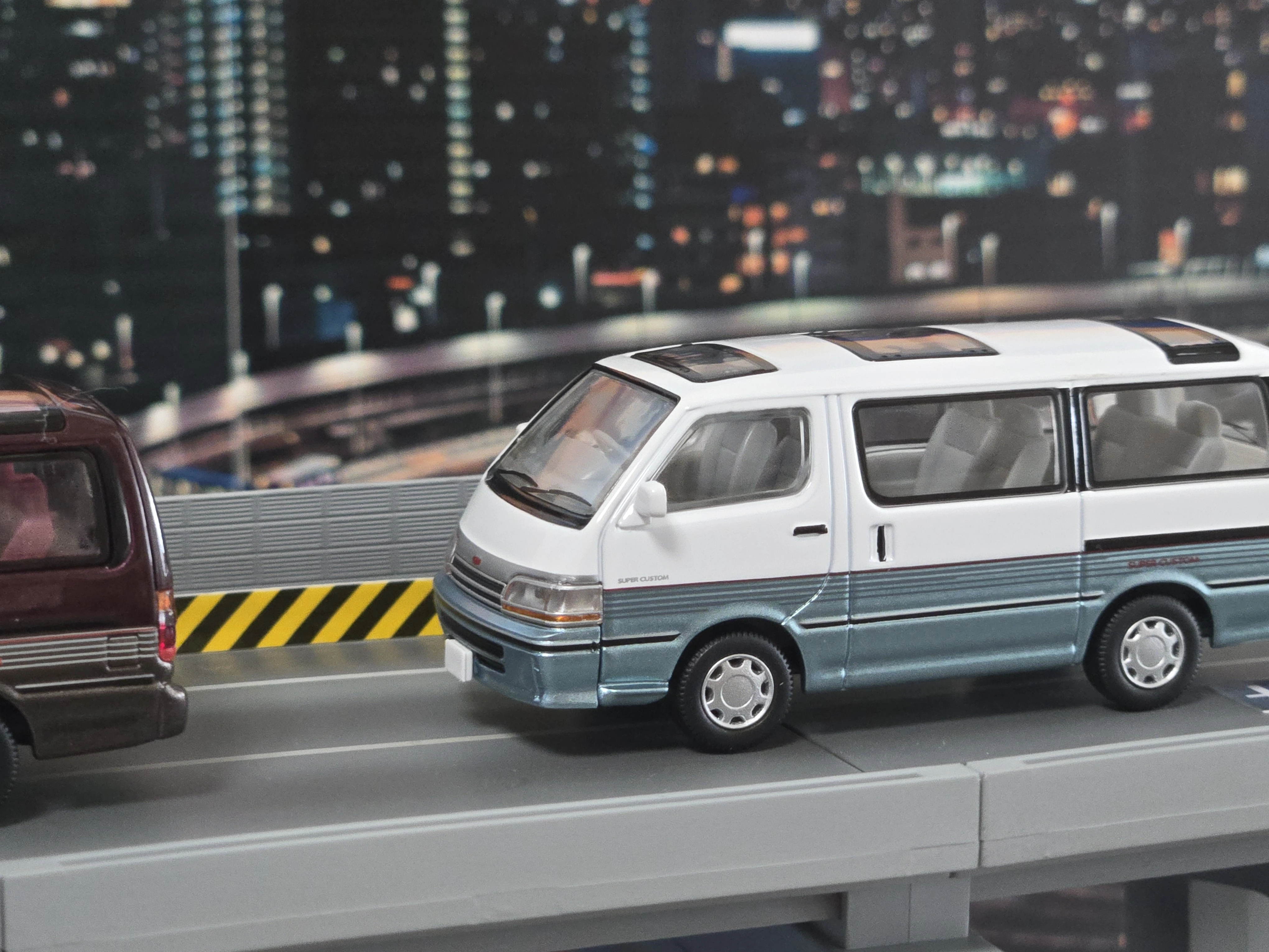 LV-N208d Toyota Hiace Wagon Super Custom (90) | Tomica Wiki | Fandom