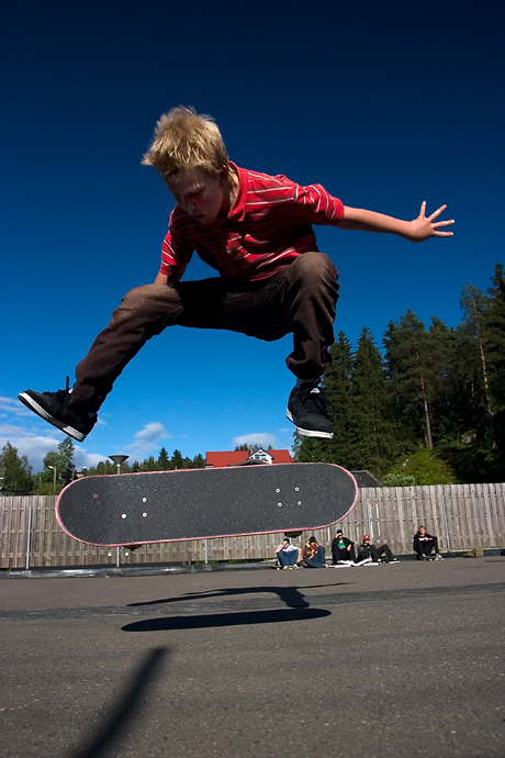 Watch Legend Tony Hawk Yelling Do A Kickflip! At Skateboarders