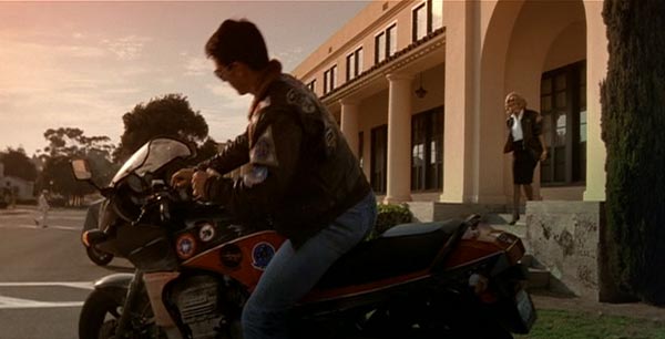 Kawasaki GPZ 900 Tom Cruise
