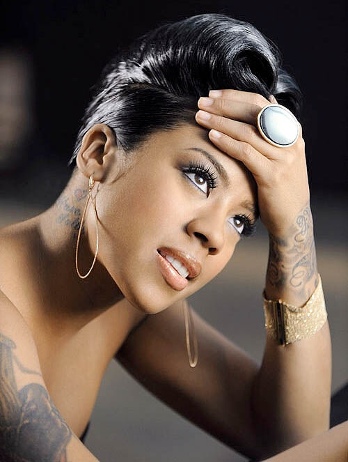 Keyshia Cole gets Antonio Browns name tattooed on her lower back  video  Dailymotion